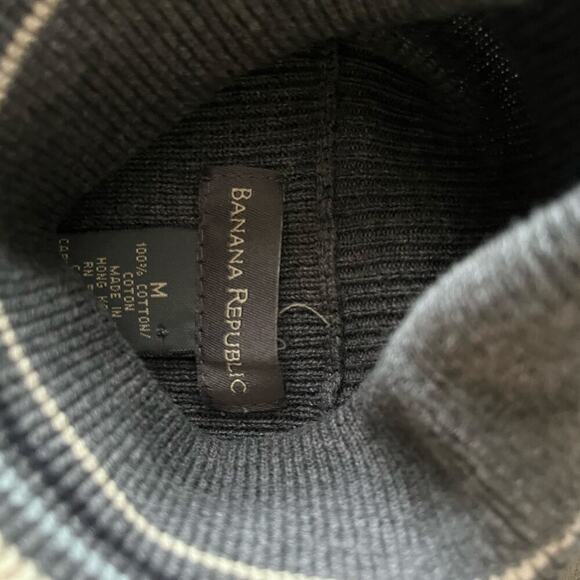 Banana Republic Turtle neck sweater-Gray with stripes -size M - Picture 8 of 9
